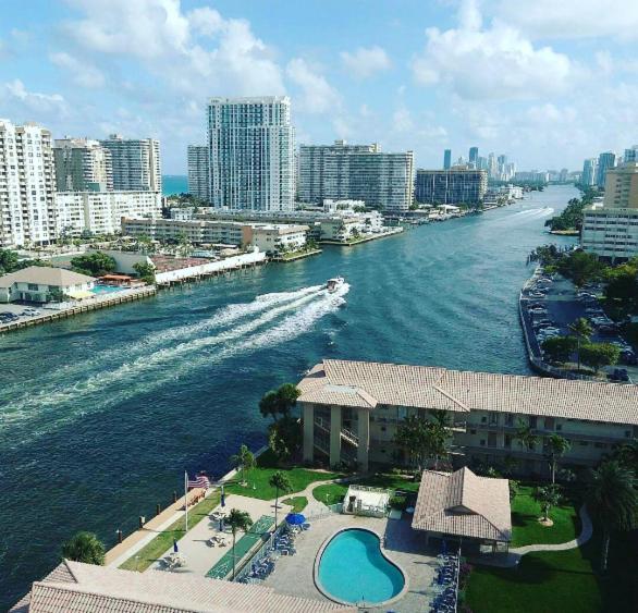 Studio In Hallandale 2 Beds Холандейл Бийч Екстериор снимка