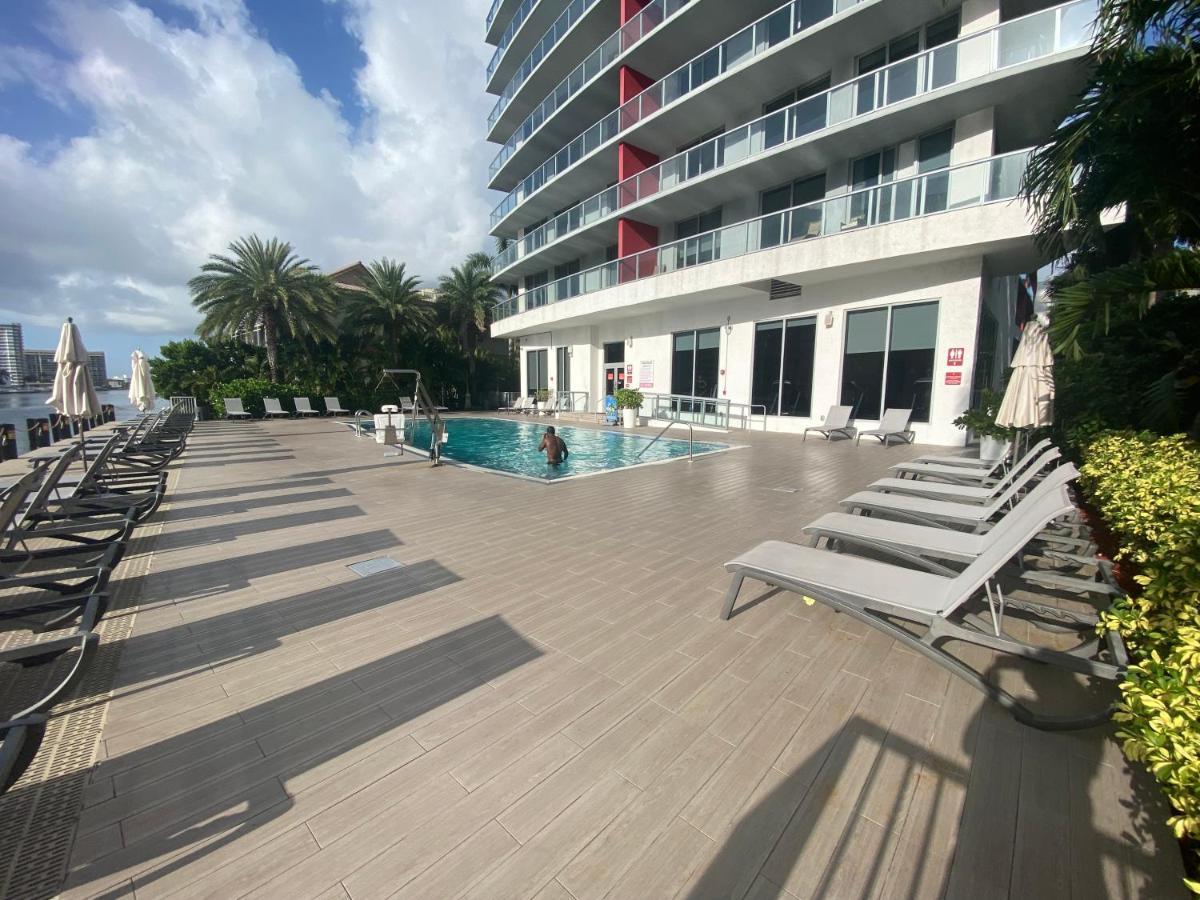 Studio In Hallandale 2 Beds Холандейл Бийч Екстериор снимка
