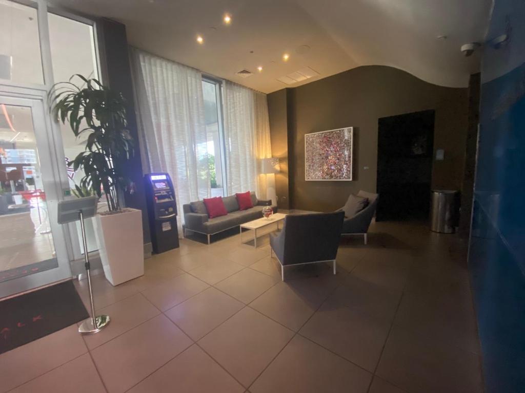 Studio In Hallandale 2 Beds Холандейл Бийч Екстериор снимка